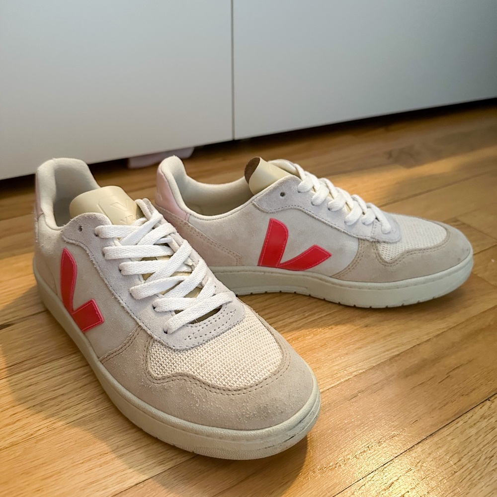 Women’s suede Veja sneakers